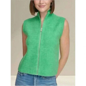 Women's Green Cropped Mock Neck Zip Vest Size Medium Casual Sleeveless New